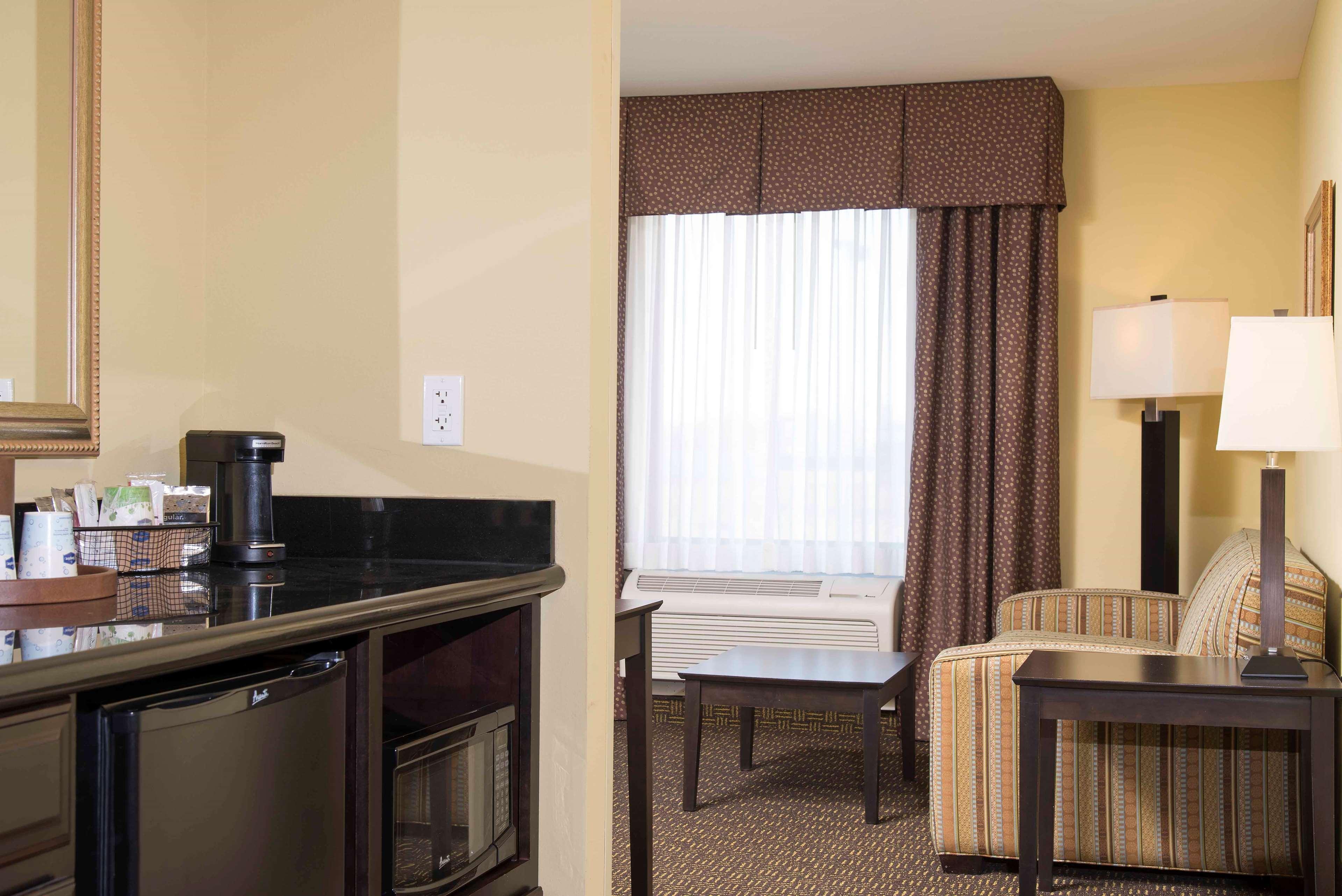 Hampton & Hotel 3*